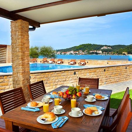 Lando Resort Kampor Esterno foto
