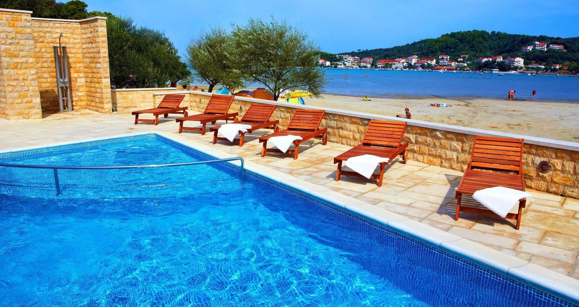 Lando Resort Kampor Esterno foto