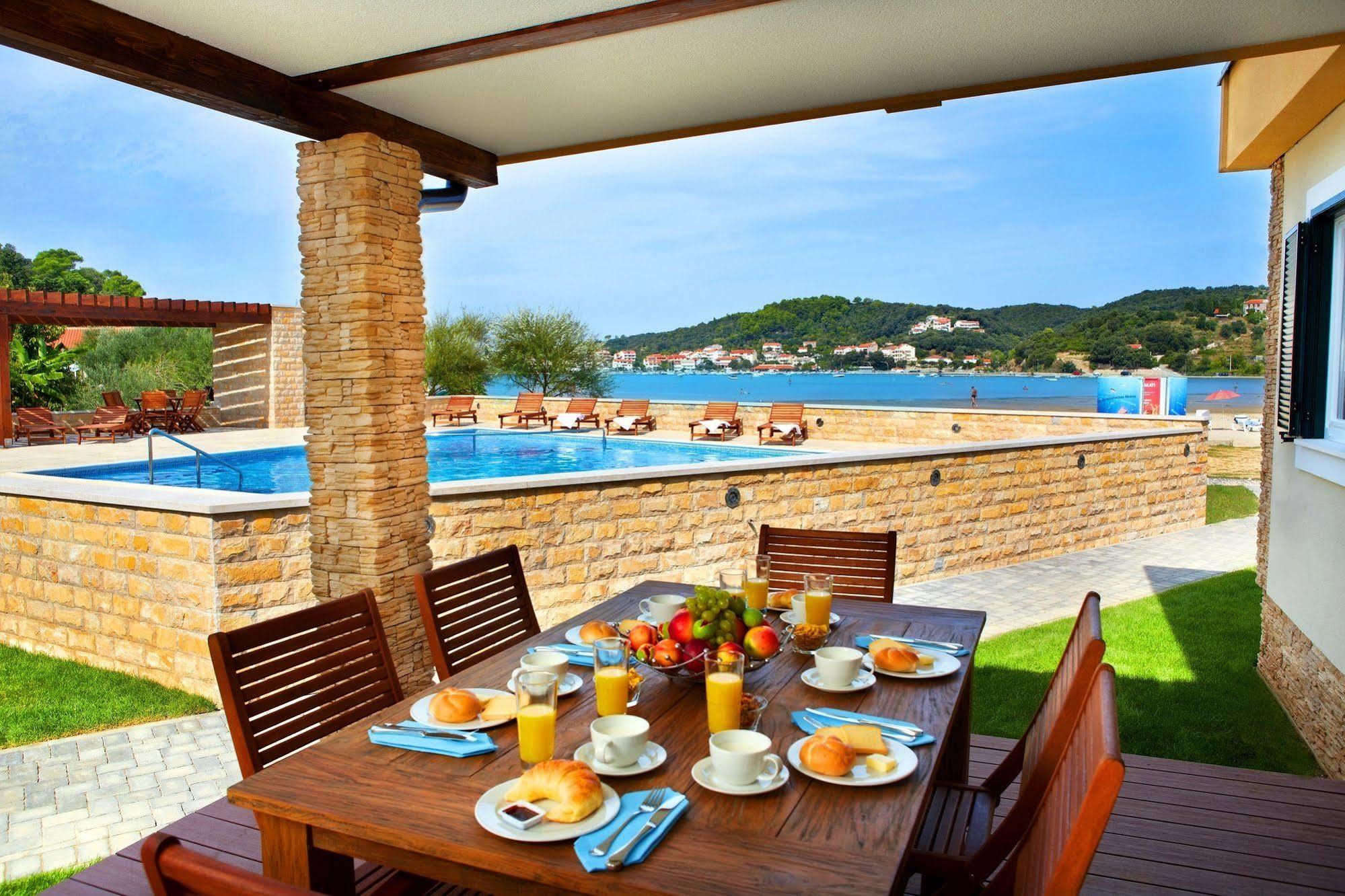 Lando Resort Kampor Esterno foto